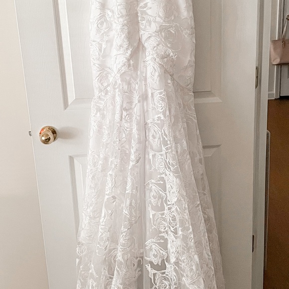 Size 4 Custom Mermaid Style Wedding Dress - Picture 4 of 14